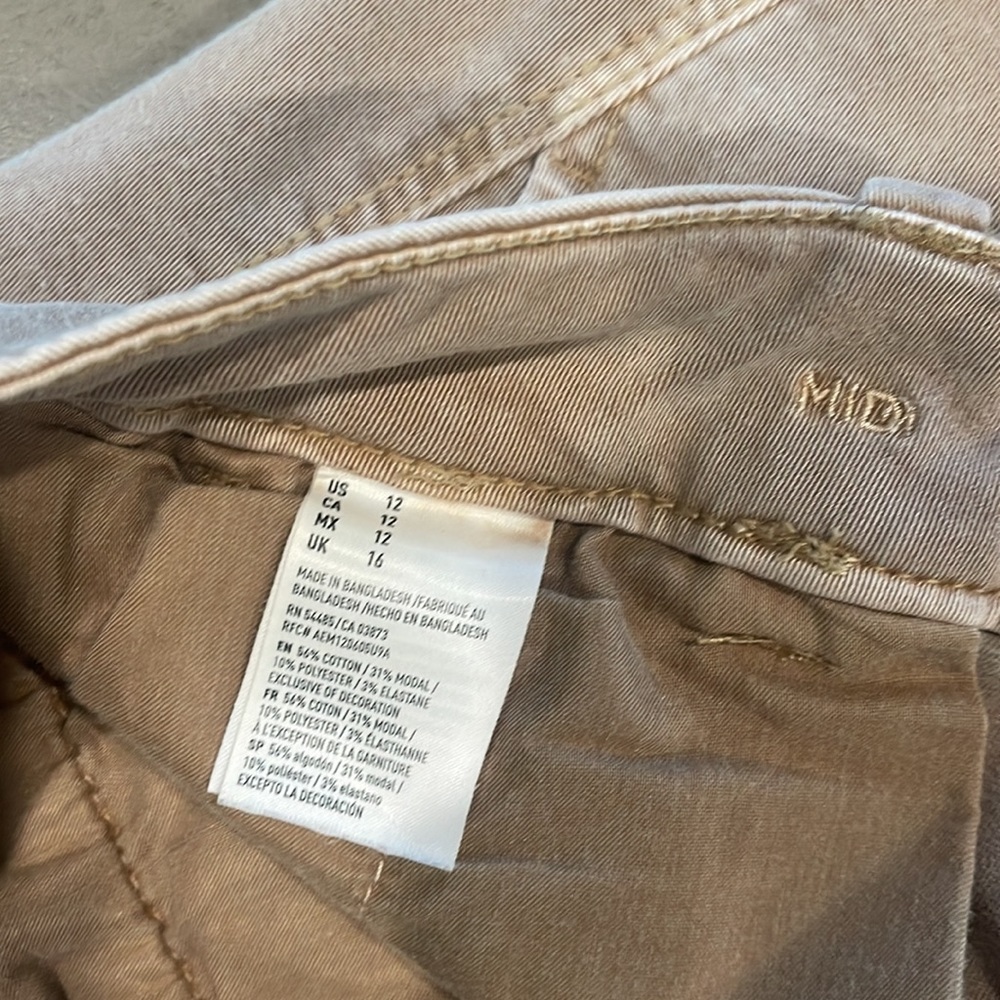 American Eagle Tan Super Stretch Midi Shorts - Picture 7 of 7